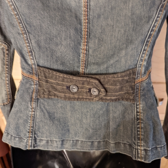 "Mexx" Ladies Super Cute Denim Blazer with Faux Pin Stripe Vest Insert - Picture 4 of 8